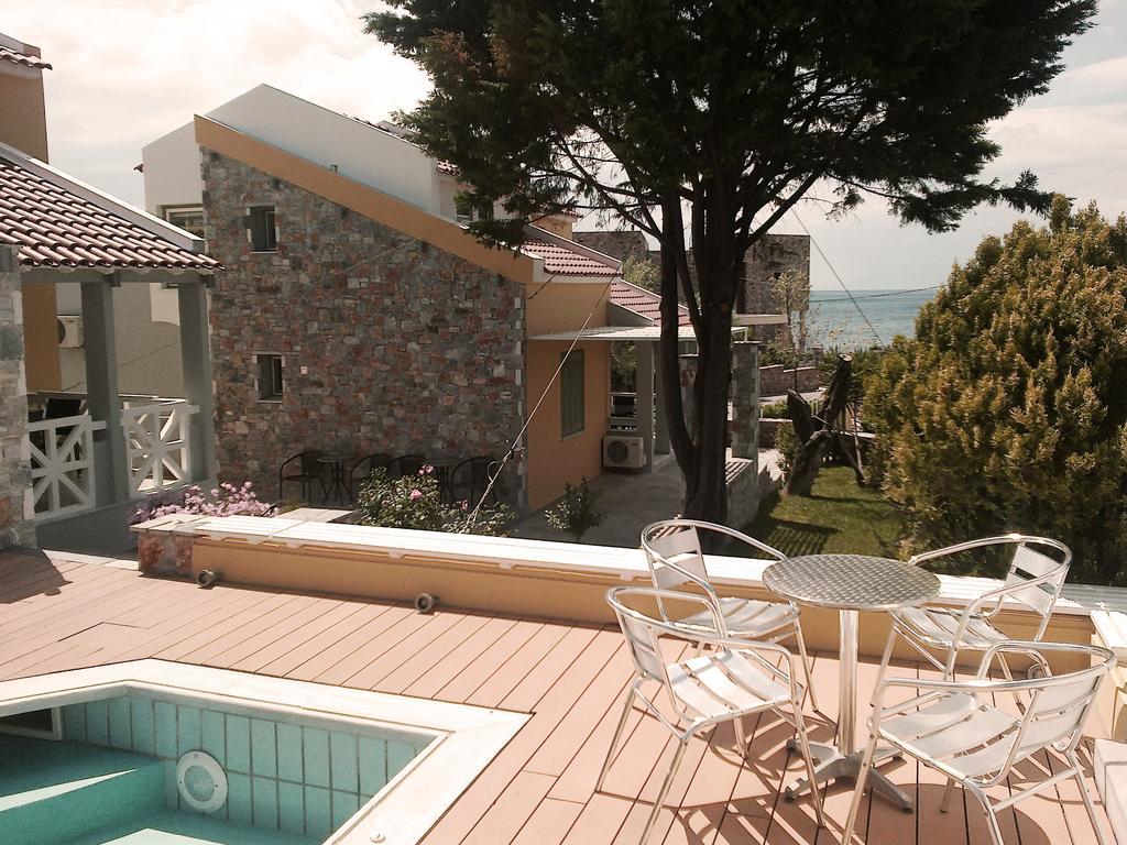 Aparthotel Sea Sun Plomari Esterno foto