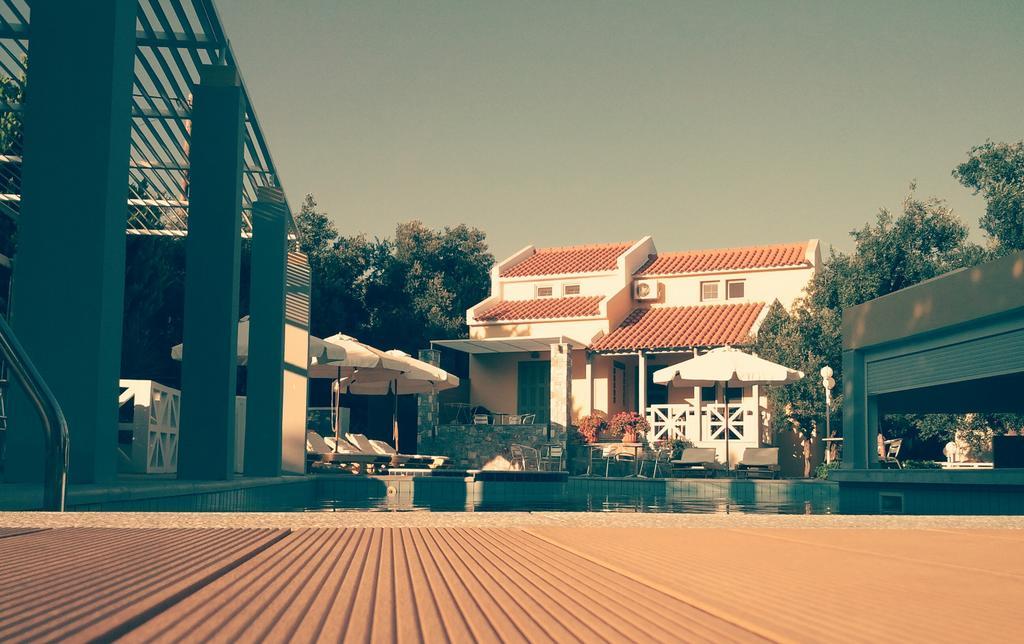 Aparthotel Sea Sun Plomari Esterno foto