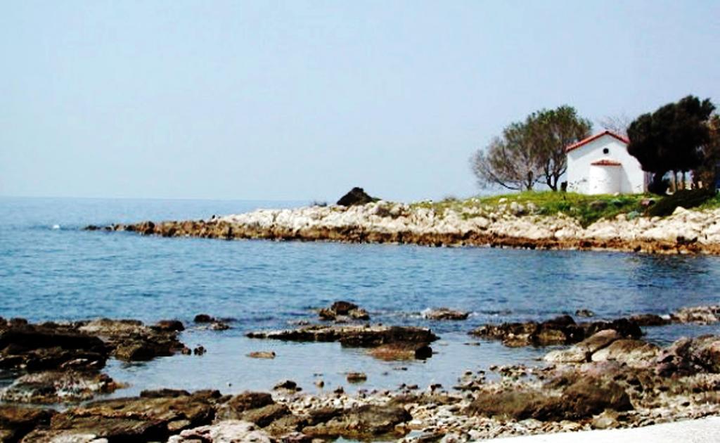 Aparthotel Sea Sun Plomari Esterno foto